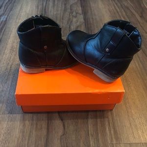 Toddler Cat and Jack booties